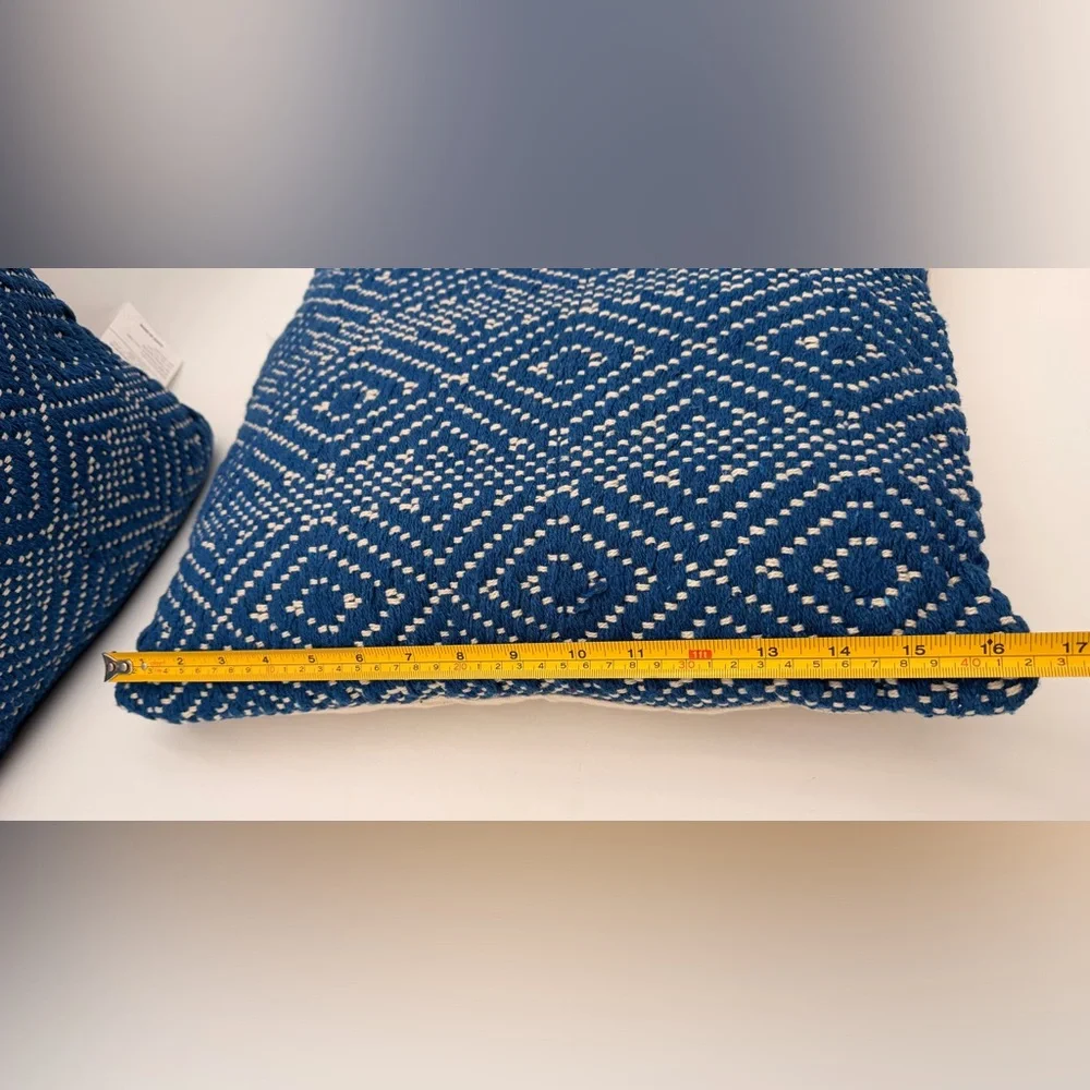 Set of Decorative Throw Pillows 100% Cotton Blue and White Woven